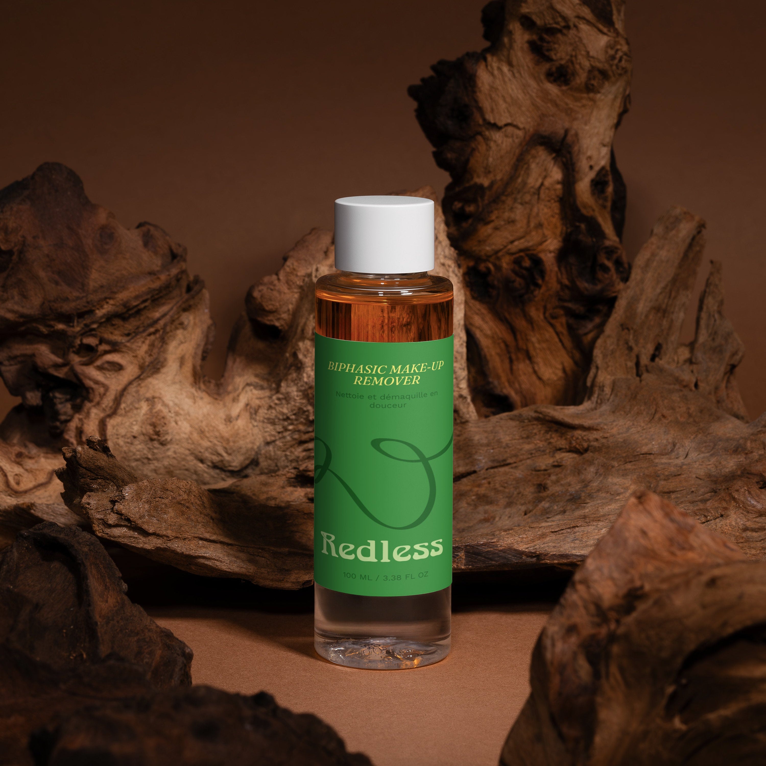 Redless BiPhasic Make-up Remover shooting écorce de bois — Démaquillant doux peaux sensibles